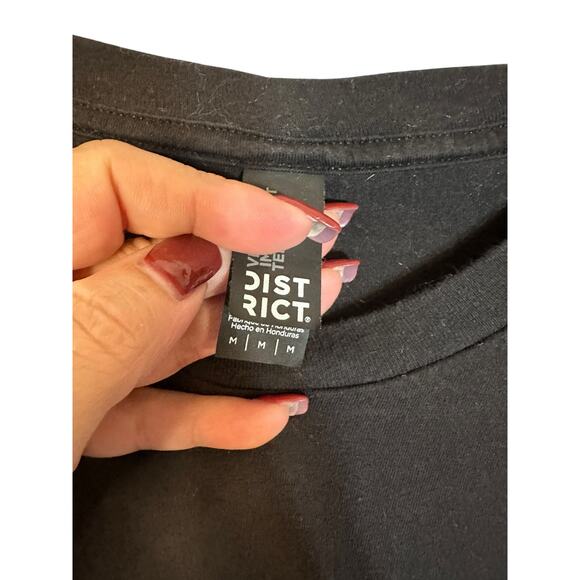 District Black Short Sleeve Santarpios Pizza East Boston T-Shirt Women Sz M - Picture 4 of 6